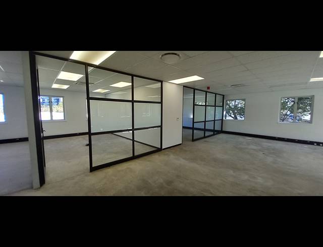 1,013M² OFFICE TO LET IN BRYANSTON